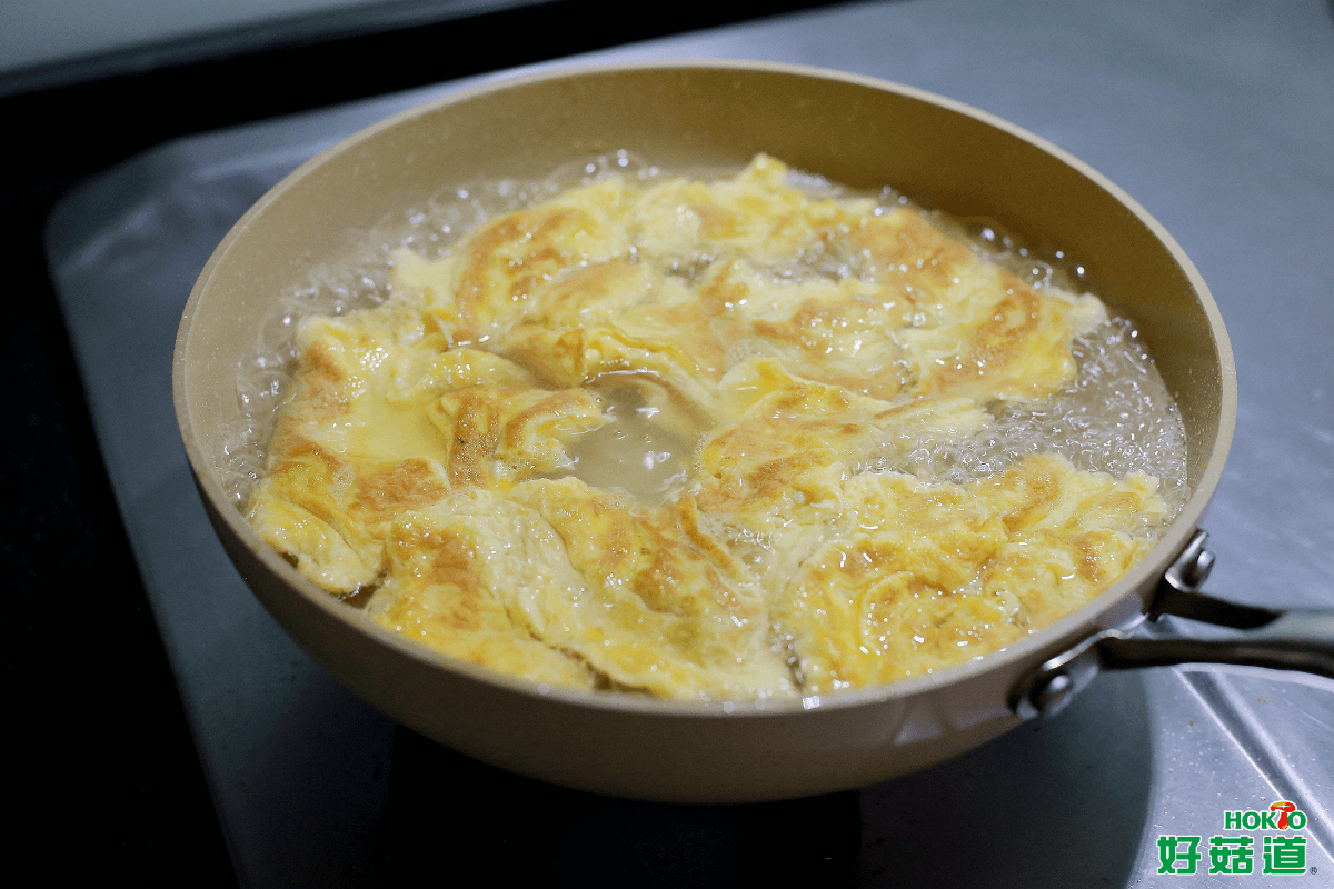好菇道家常鴻喜菇煎蛋豆腐湯_步驟5